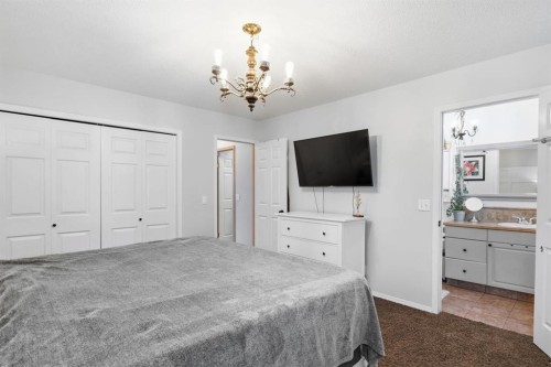 6206 Davis Place, Olds, AB - Indoor Photo Showing Bedroom