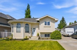 6206 Davis Place Olds, AB T4H 1V8
