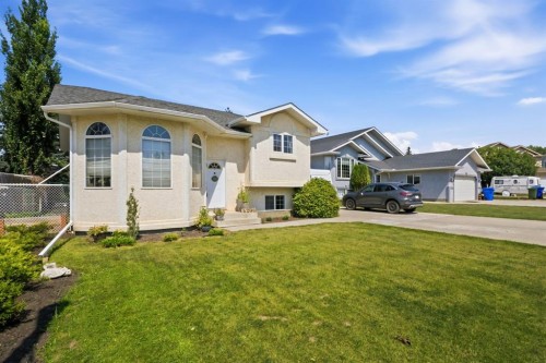 6206 Davis Place, Olds, AB - Outdoor With Facade
