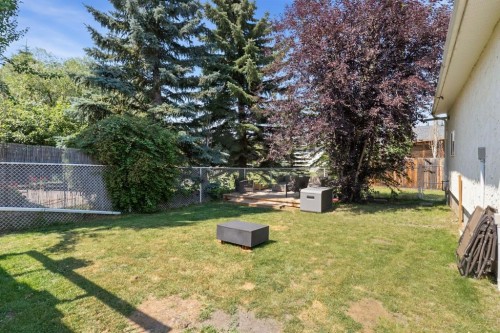 6206 Davis Place, Olds, AB - Outdoor