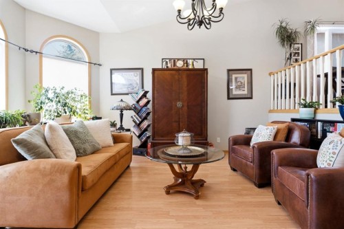6206 Davis Place, Olds, AB - Indoor Photo Showing Living Room