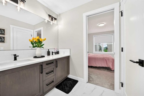 427 Kinniburgh Loop, Chestermere, AB 