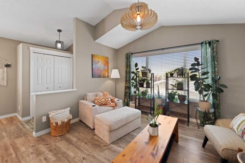 247 Copperfield Heights Se, Calgary, AB - Indoor Photo Showing Other Room