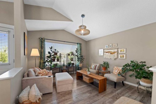 247 Copperfield Heights Se, Calgary, AB - Indoor Photo Showing Other Room