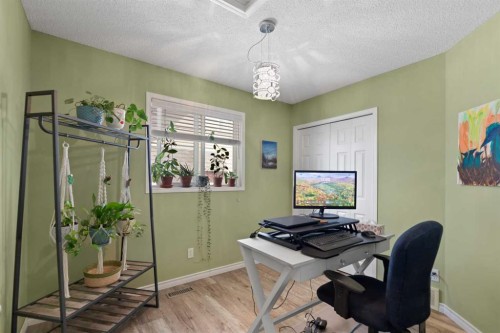 247 Copperfield Heights Se, Calgary, AB - Indoor Photo Showing Office