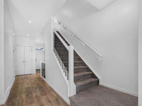 228 Masters Crescent Se, Calgary, AB - Indoor Photo Showing Other Room