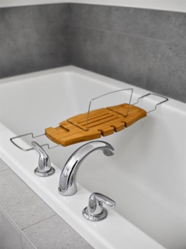 228 Masters Crescent Se, Calgary, AB - Indoor