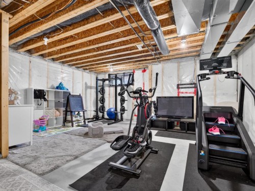 228 Masters Crescent Se, Calgary, AB - Indoor Photo Showing Other Room
