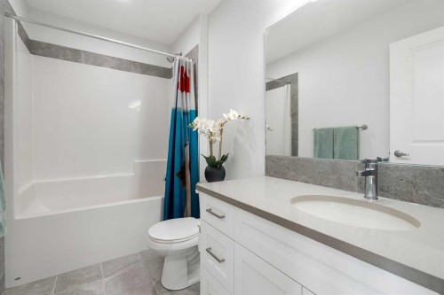 37 Verity Manor Sw, Calgary, AB - Indoor Photo Showing Bathroom