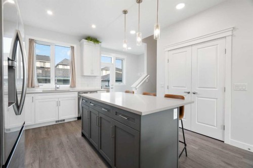 37 Verity Manor Sw, Calgary, AB - Indoor Photo Showing Kitchen With Upgraded Kitchen