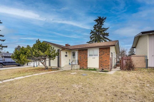 528 Whiteridge Way Ne, Calgary, AB - Outdoor