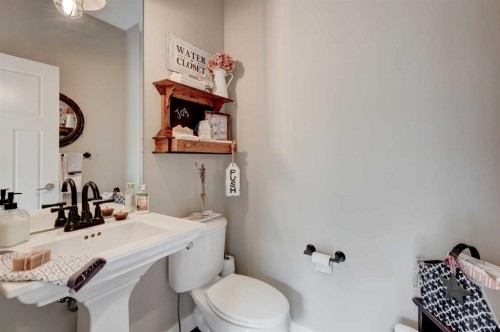 99 Mahogany Row Se, Calgary, AB - Indoor Photo Showing Bathroom