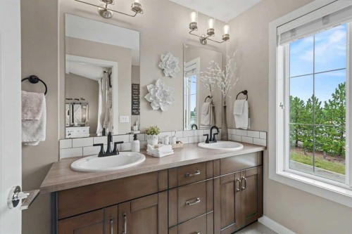 99 Mahogany Row Se, Calgary, AB - Indoor Photo Showing Bathroom