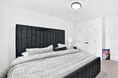 615 Marian Crescent Ne, Calgary, AB - Indoor Photo Showing Bedroom