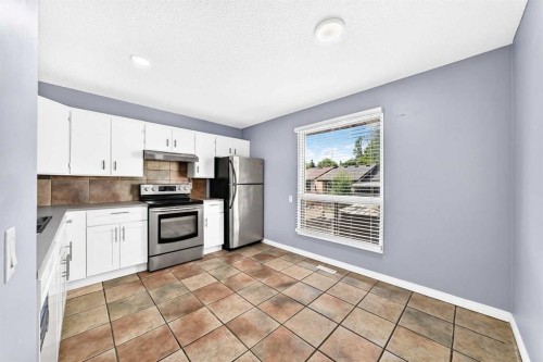 514 Whitehill Place Ne, Calgary, AB - Indoor Photo Showing Kitchen