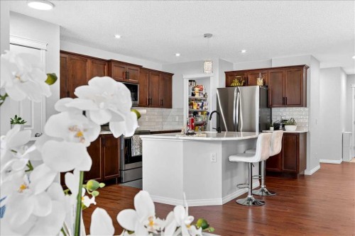 333 Bridleridge View Sw, Calgary, AB - Indoor Photo Showing Kitchen