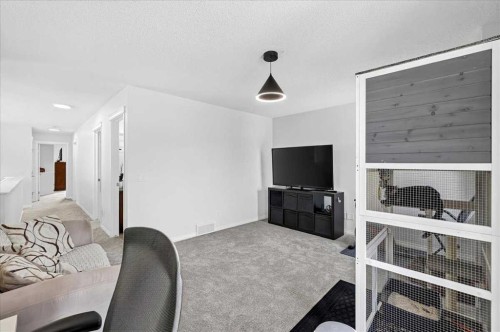 333 Bridleridge View Sw, Calgary, AB - Indoor Photo Showing Other Room