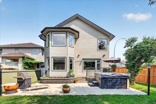 23 Cranfield Crescent Se, Calgary, AB - Outdoor