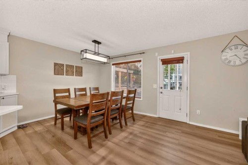 137 Douglas Glen Manor Se, Calgary, AB - Indoor Photo Showing Dining Room