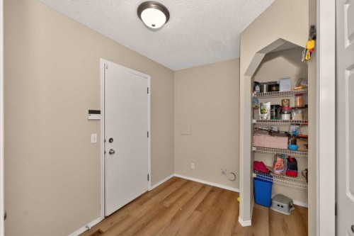 137 Douglas Glen Manor Se, Calgary, AB - Indoor Photo Showing Other Room
