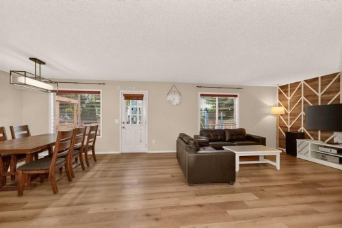 137 Douglas Glen Manor Se, Calgary, AB - Indoor