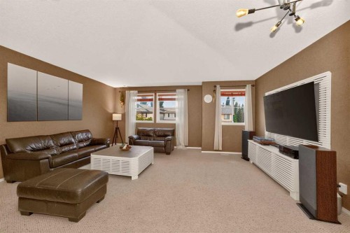 137 Douglas Glen Manor Se, Calgary, AB - Indoor