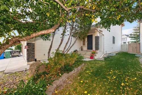 137 Douglas Glen Manor Se, Calgary, AB - Outdoor