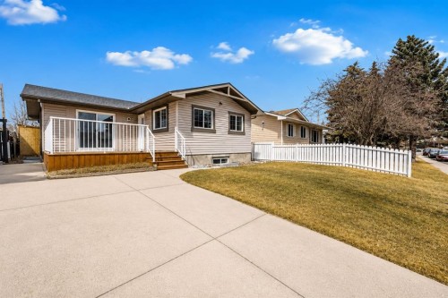 755 Penbrooke Road Se, Calgary, AB - Outdoor With Deck Patio Veranda