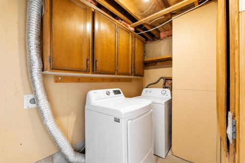 755 Penbrooke Road Se, Calgary, AB - Indoor Photo Showing Laundry Room