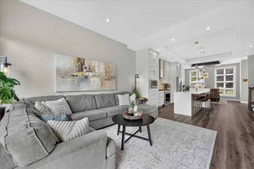 3127 44 Street Sw, Calgary, AB - Indoor Photo Showing Living Room
