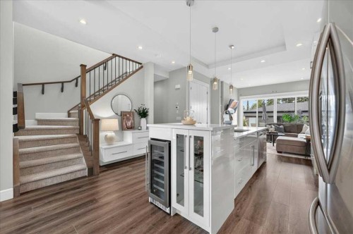 3127 44 Street Sw, Calgary, AB - Indoor