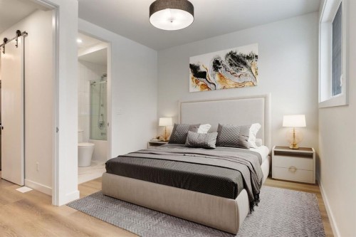 1651 8 Avenue Nw, Calgary, AB - Indoor Photo Showing Bedroom