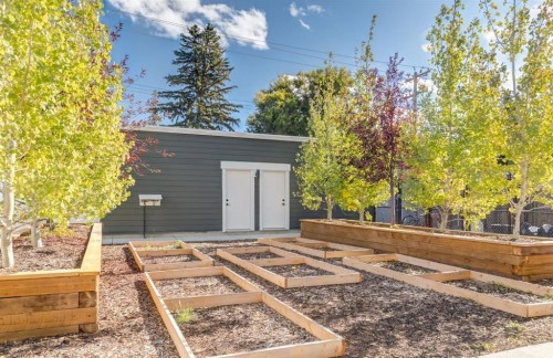 1651 8 Avenue Nw, Calgary, AB - Outdoor