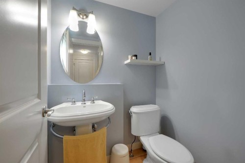 5532 Forand Street Sw, Calgary, AB - Indoor Photo Showing Bathroom
