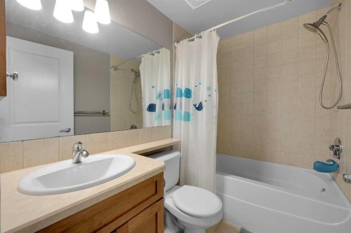 5532 Forand Street Sw, Calgary, AB - Indoor Photo Showing Bathroom