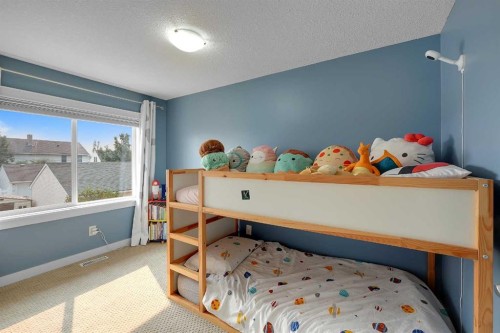 5532 Forand Street Sw, Calgary, AB - Indoor Photo Showing Bedroom