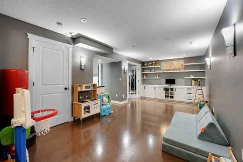 5532 Forand Street Sw, Calgary, AB - Indoor