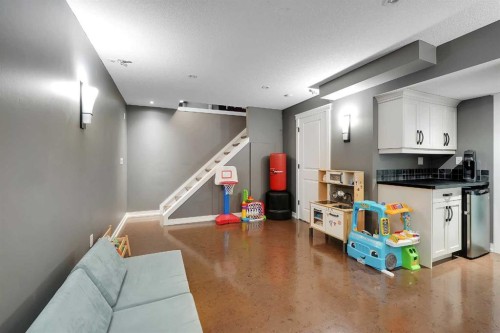 5532 Forand Street Sw, Calgary, AB - Indoor