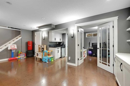 5532 Forand Street Sw, Calgary, AB - Indoor Photo Showing Laundry Room