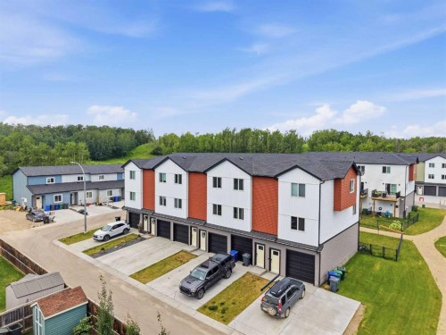 11 Park Lane, Didsbury, AB - Outdoor