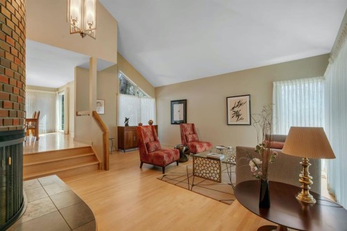 521 30 Avenue Sw, Calgary, AB - Indoor Photo Showing Other Room