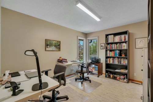 521 30 Avenue Sw, Calgary, AB - Indoor Photo Showing Office