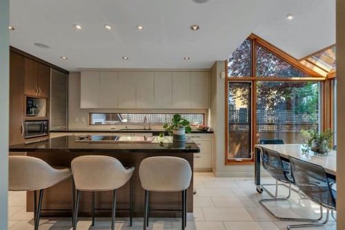 521 30 Avenue Sw, Calgary, AB - Indoor Photo Showing Dining Room