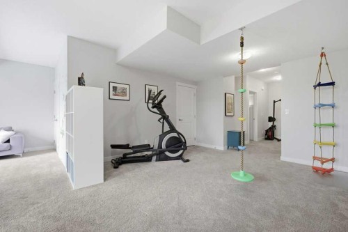 151 Crestridge Hill Sw, Calgary, AB 