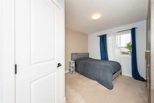 92 Martinwood Road Ne, Calgary, AB - Indoor
