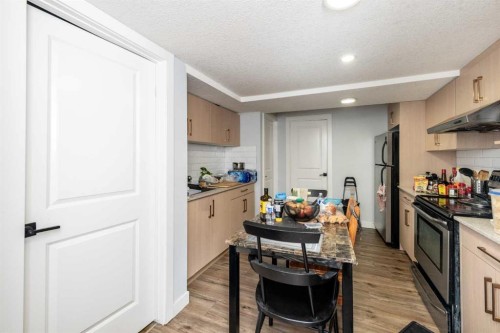 92 Martinwood Road Ne, Calgary, AB - Indoor Photo Showing Kitchen