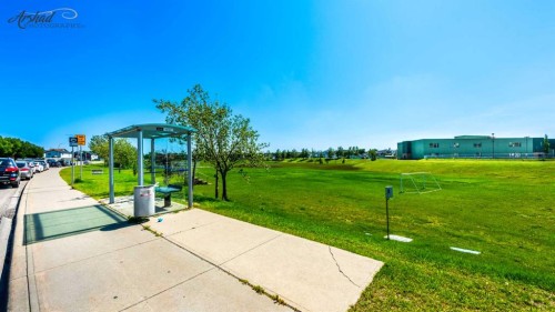 92 Martinwood Road Ne, Calgary, AB - Outdoor
