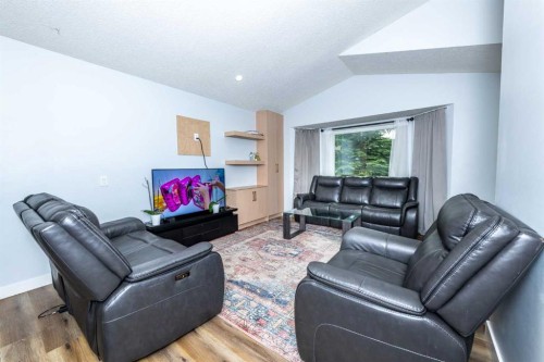 92 Martinwood Road Ne, Calgary, AB - Indoor Photo Showing Living Room