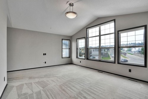 109 Pantego Terrace Nw, Calgary, AB - Indoor Photo Showing Other Room