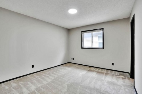 109 Pantego Terrace Nw, Calgary, AB - Indoor Photo Showing Other Room
